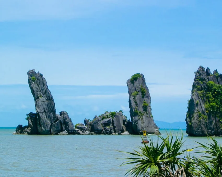 Khu du lịch Chùa Hang - Hòn Phụ Tử